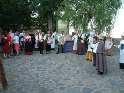 Los comediantes masinos por las calles de A��n de Moncayo.