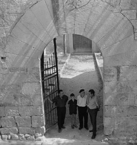 6-Puerta-exterior-de-la-igl.jpg
